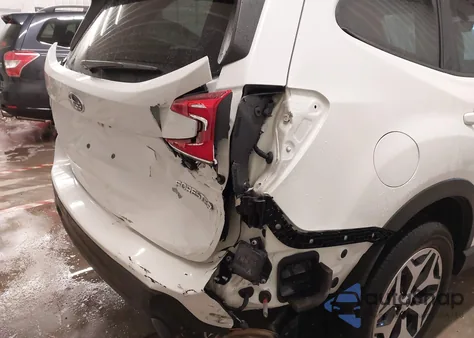 2024 Subaru Forester Premium из США, поврежденный, VIN JF2SKADC9RH451747